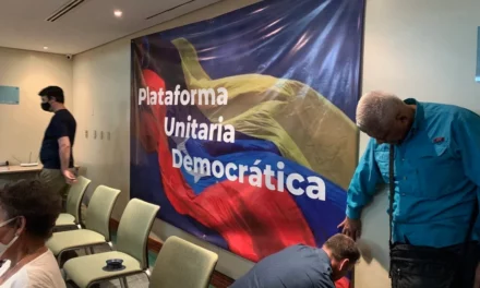 Machado plantea esperar a la relegitimación de la oposición antes de reanudar las negociaciones con Maduro